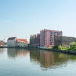 Waterlane Island Pool & Gym