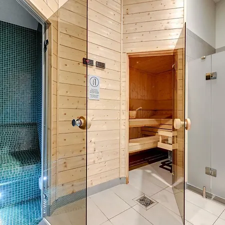 Waterlane Island Pool & Gym *