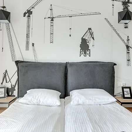 Waterlane Island Pool & Gym Apartment