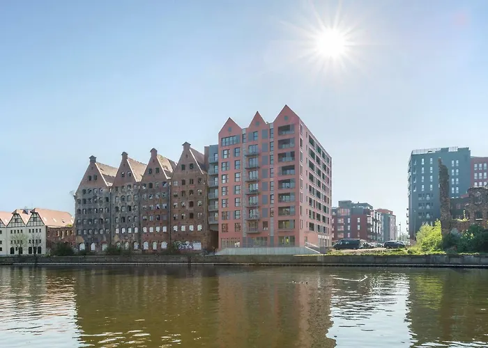 Waterlane Island Pool & Gym *